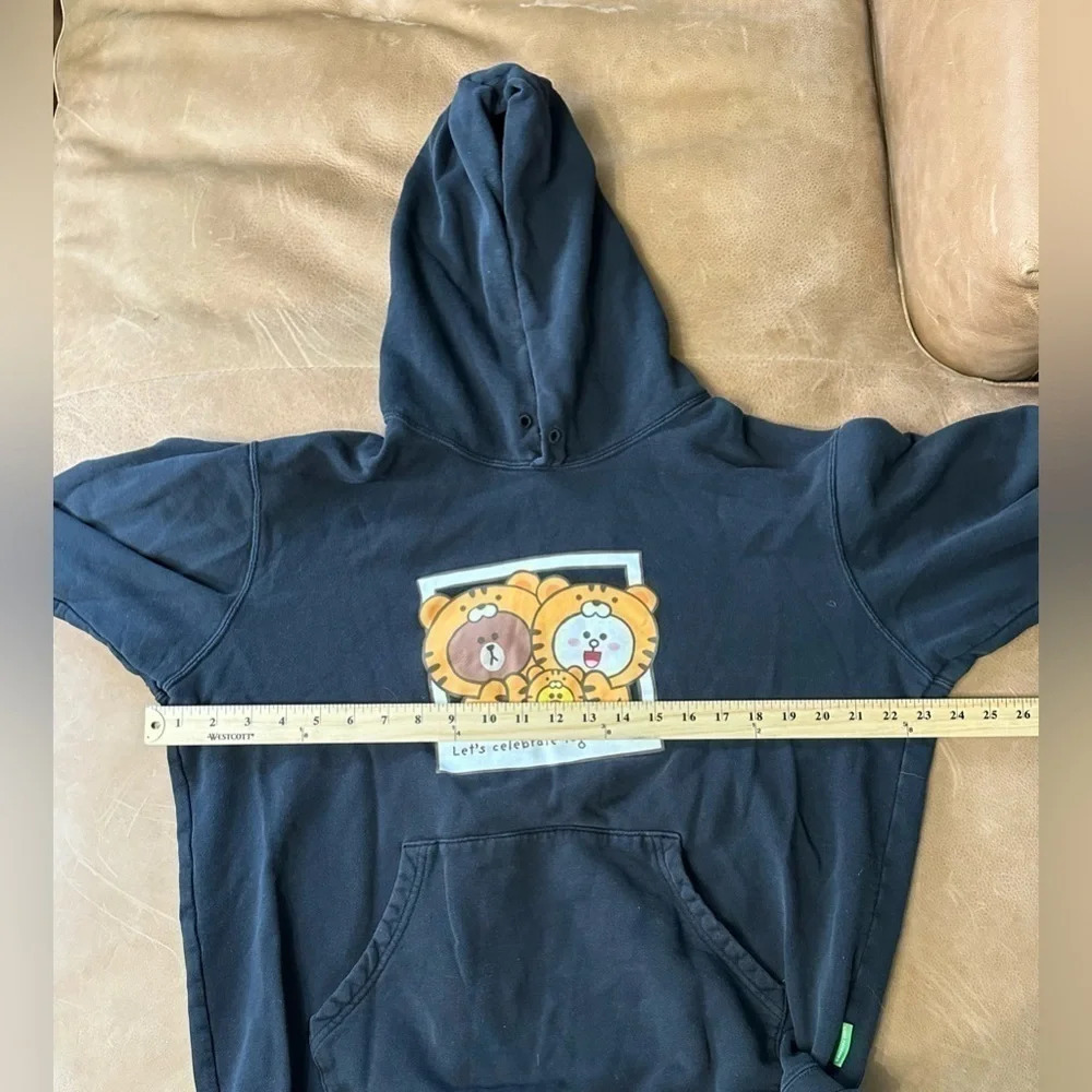 Uniqlo Line Friends Graphic Hoodie Men’s Size Large Missing String - Picture 7 of 10